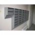 skrzynki pocztowe na klatce schodowej